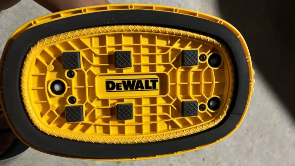 DeWalt Grabo Lifter removable rubber seal bottom view